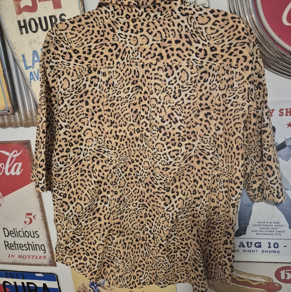 Cheetah print blouse - Picture 3 of 10